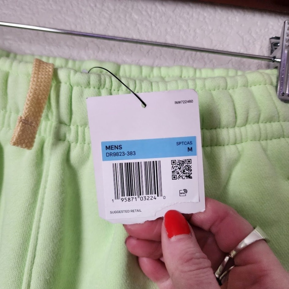 NIKE Club Fleece Shorts Lime Green Streetwear Athleisure NWT Mens M - Picture 3 of 6